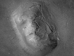 Таинственное изображение лица на поверхности планеты Марс - оказалось обычным холмом